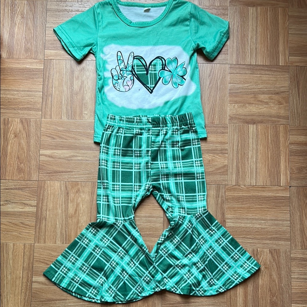 SHEIN Green Matching Pajama Set with Graphic Design